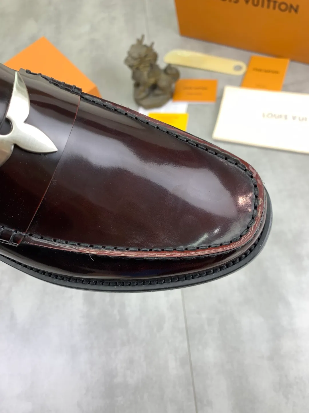 Men's men's shoes 💰P542 New style 💶[LOUIS VUITTON] Water-dyed Niuli Original order New style 🍀LV Louis Vuitton *——Top version of LV classic leather shoes! Made of imported original calfskin, original leather side strips and wear-resistant high-end rubber outsole! High quality products! Color: 3️⃣optional Size: 38-44 (45 customized)